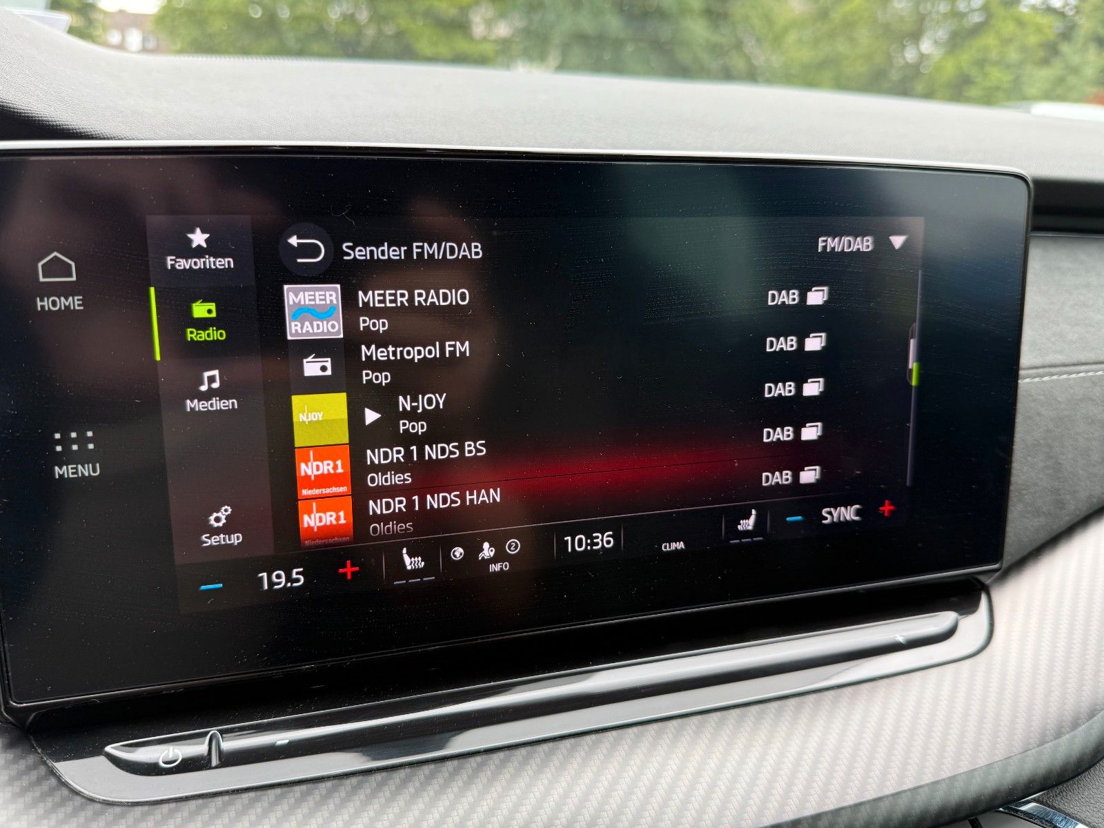 Fahrzeugabbildung SKODA Octavia CombiRS Headup,Dsg,Pano,LED,Massage F+BF