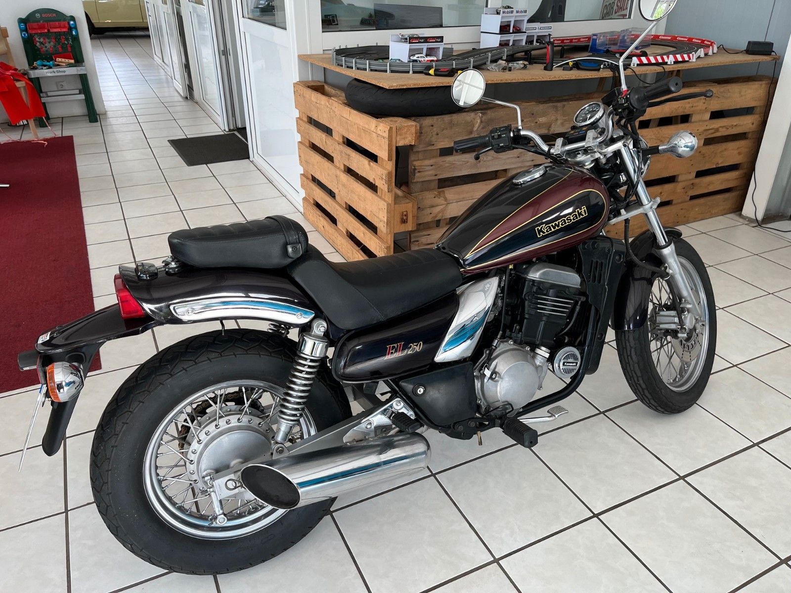 Fahrzeugabbildung Kawasaki EL 250 B