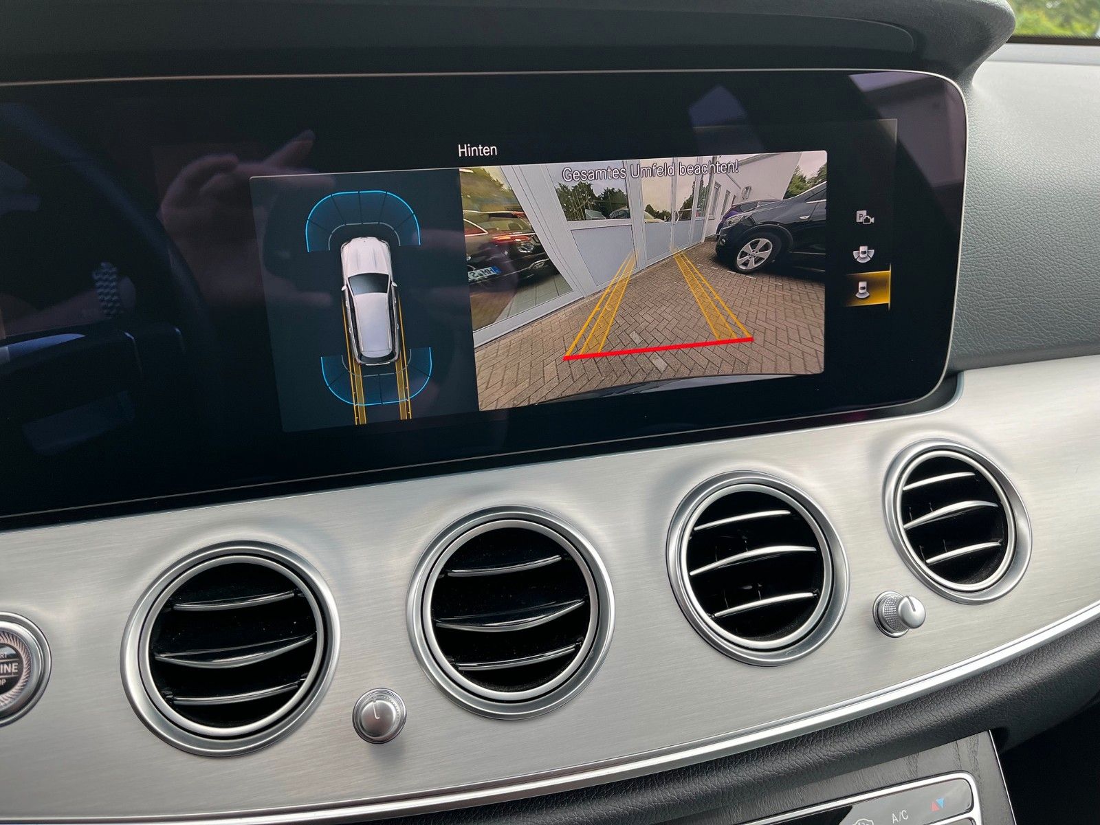 Fahrzeugabbildung Mercedes-Benz E 200 D T-Modell Avantgarde +LED/Leder/Navi+