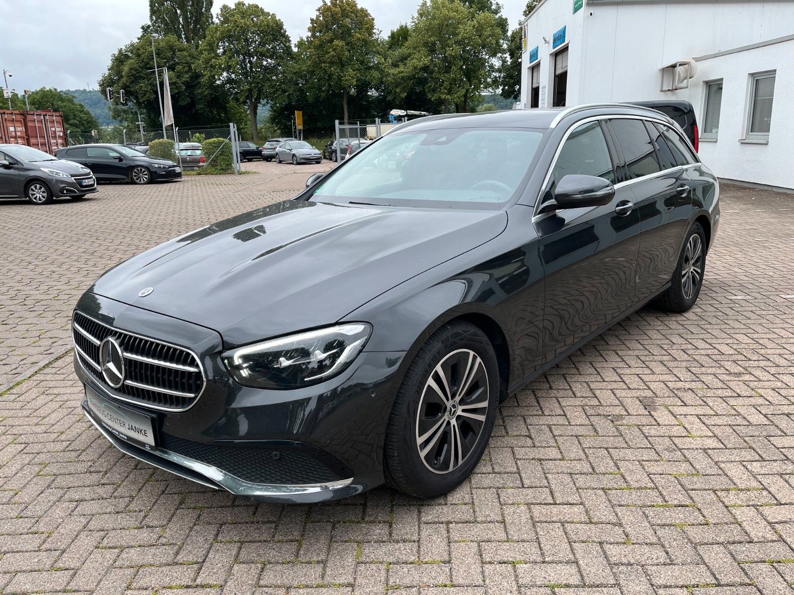 Fahrzeugabbildung Mercedes-Benz E 200 D T-Modell Avantgarde +LED/Leder/Navi+