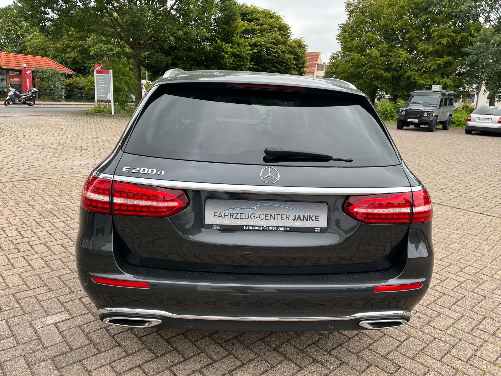 Fahrzeugabbildung Mercedes-Benz E 200 D T-Modell Avantgarde +LED/Leder/Navi+