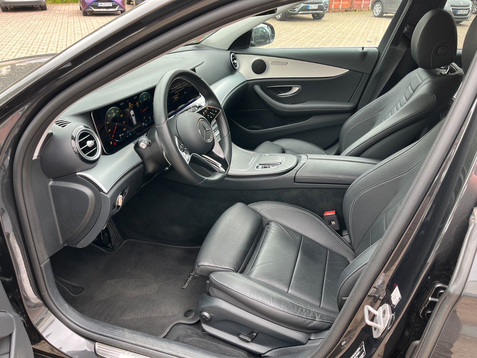 Fahrzeugabbildung Mercedes-Benz E 200 D T-Modell Avantgarde +LED/Leder/Navi+
