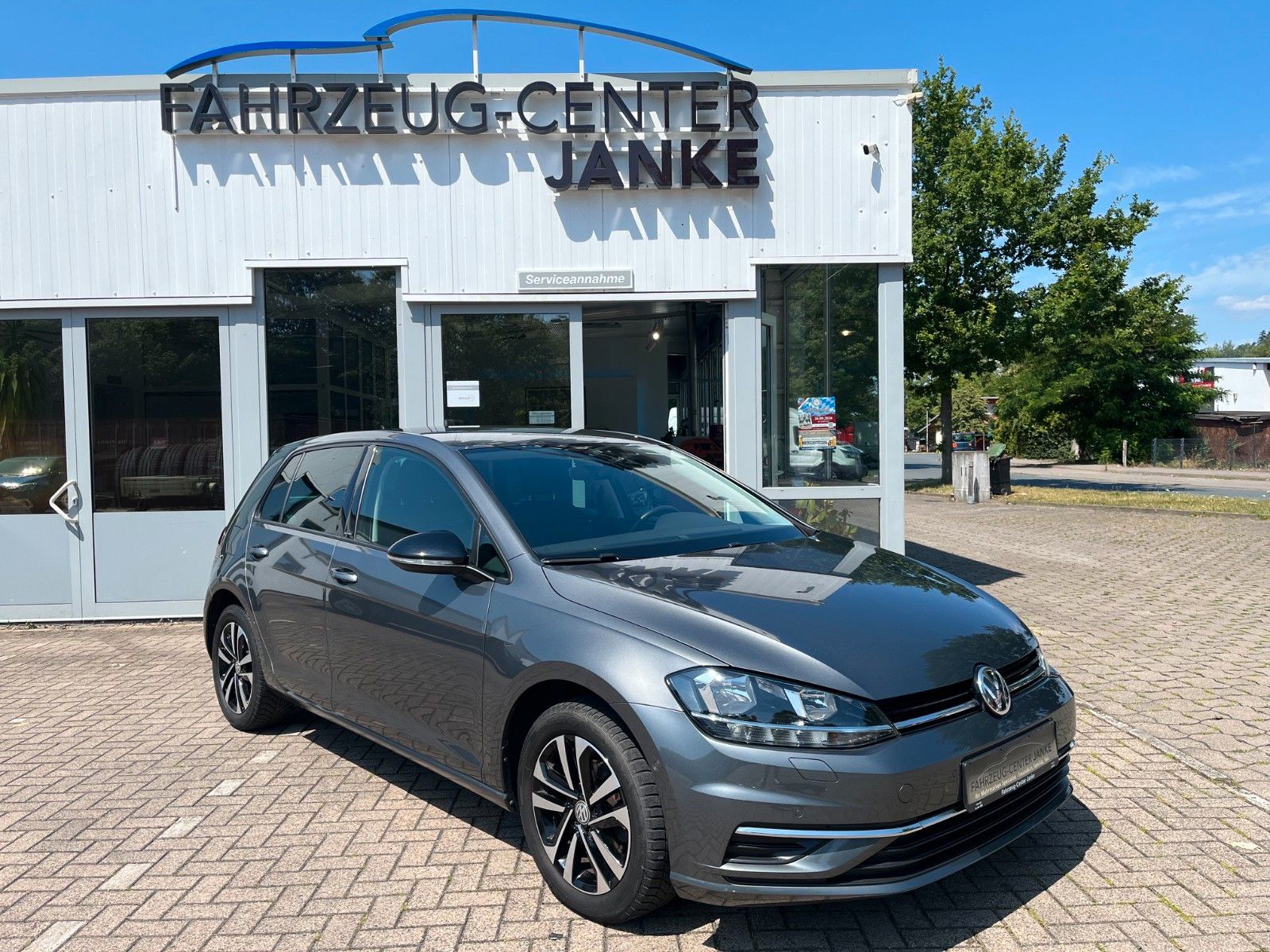 Volkswagen Golf VII IQ.DRIVE +AHK/Lenkradheiz/Winter+