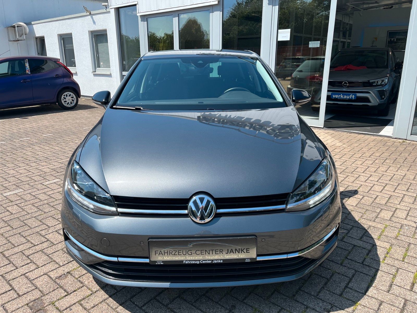 Fahrzeugabbildung Volkswagen Golf VII IQ.DRIVE +AHK/Lenkradheiz/Winter+