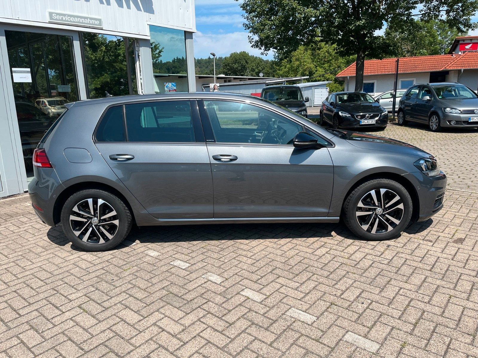 Fahrzeugabbildung Volkswagen Golf VII IQ.DRIVE +AHK/Lenkradheiz/Winter+