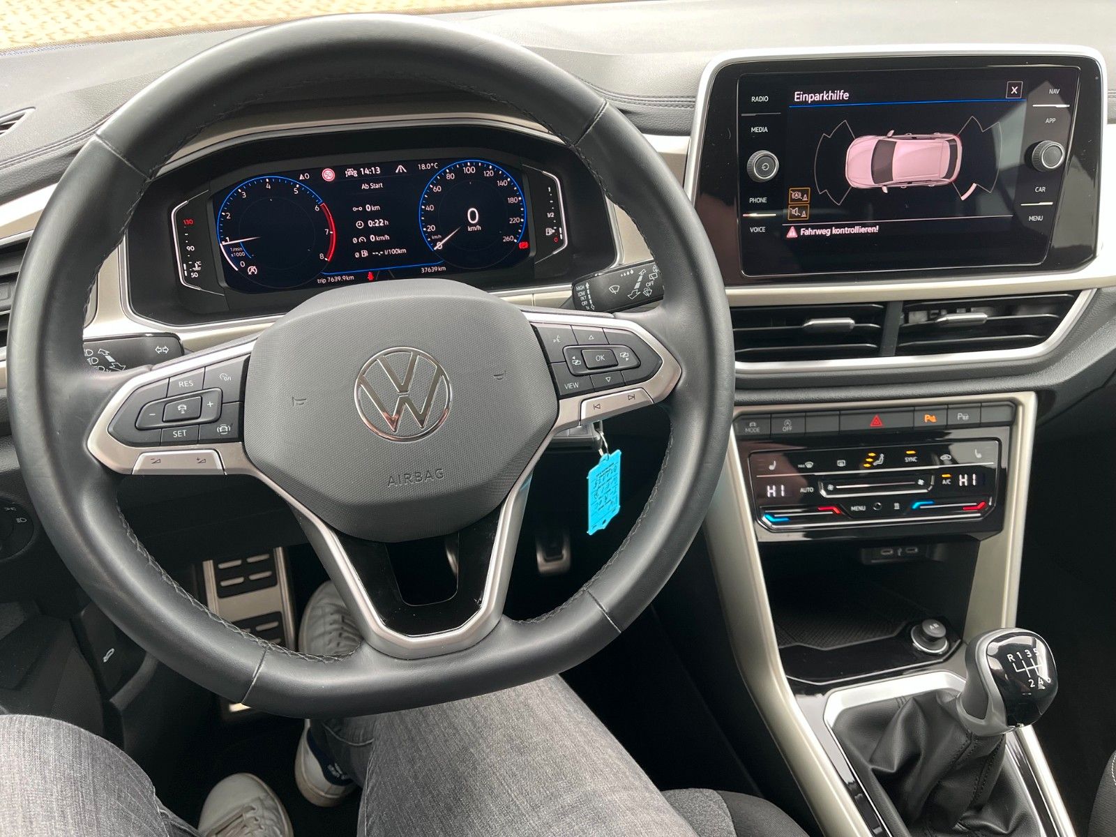 Fahrzeugabbildung Volkswagen T-Roc Move + LED / Standheizung +