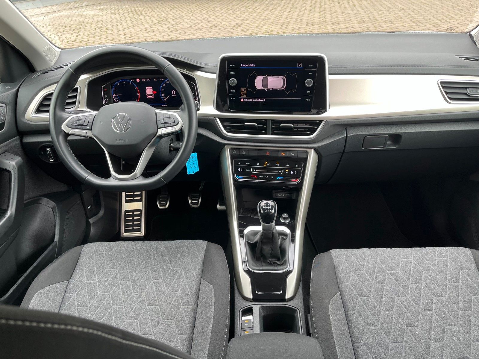 Fahrzeugabbildung Volkswagen T-Roc Move + LED / Standheizung +