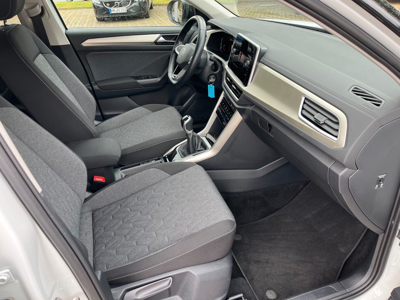 Fahrzeugabbildung Volkswagen T-Roc Move + LED / Standheizung +