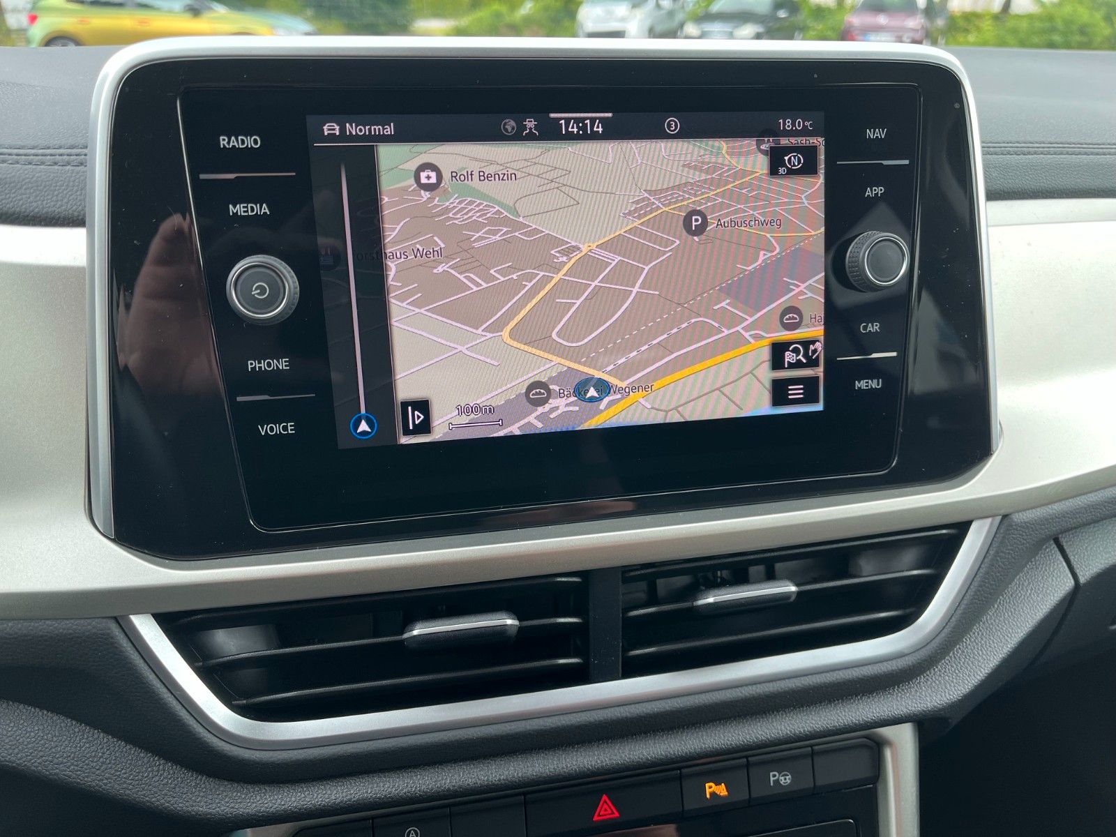 Fahrzeugabbildung Volkswagen T-Roc Move + LED / Standheizung +