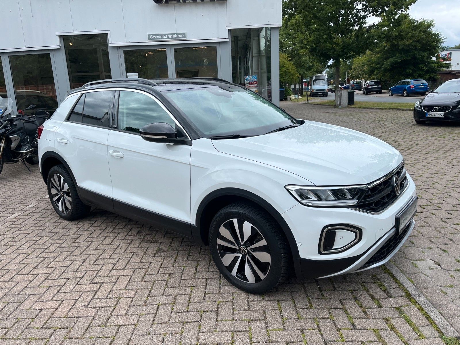 Fahrzeugabbildung Volkswagen T-Roc Move + LED / Standheizung +