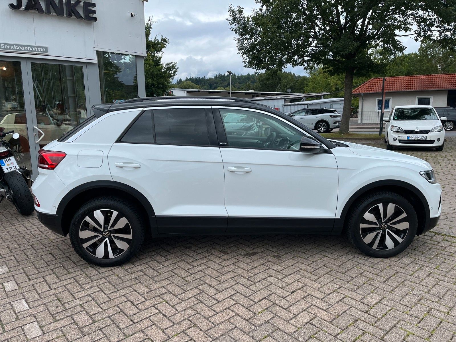 Fahrzeugabbildung Volkswagen T-Roc Move + LED / Standheizung +