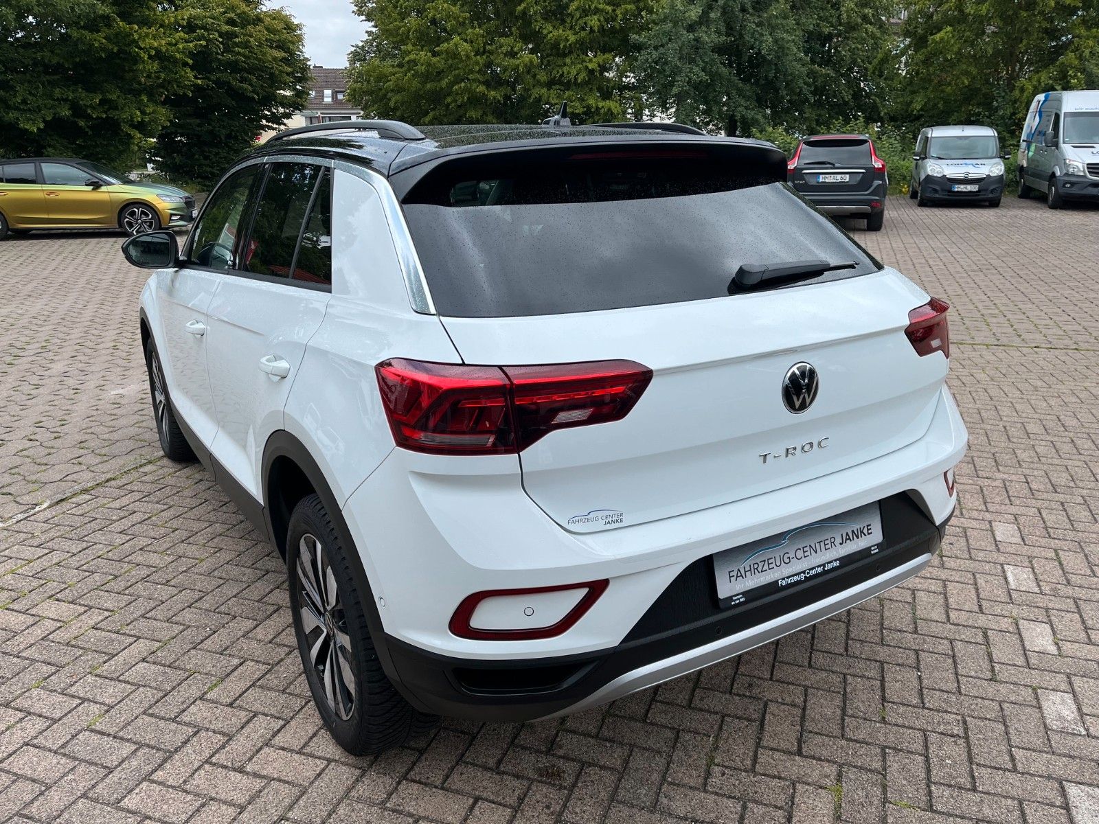 Fahrzeugabbildung Volkswagen T-Roc Move + LED / Standheizung +