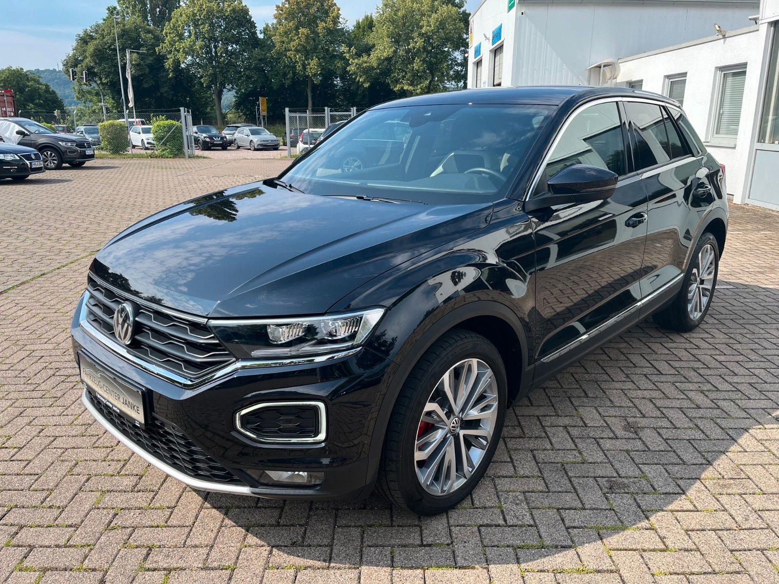 Fahrzeugabbildung Volkswagen T-Roc Sport DSG +Navi/AHK/Winter+