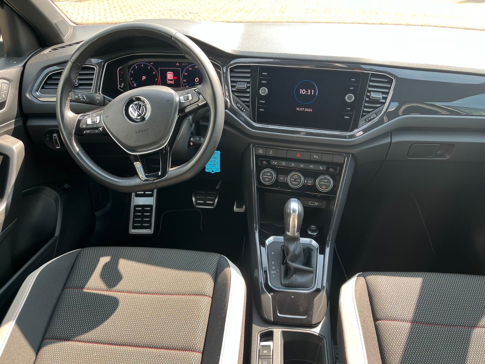 Fahrzeugabbildung Volkswagen T-Roc Sport DSG +Navi/AHK/Winter+