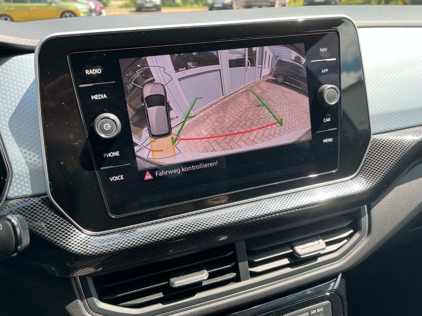 Fahrzeugabbildung Volkswagen T-Cross 1.0 TSI  Energy +LED/DAB/Kamera/AHK+
