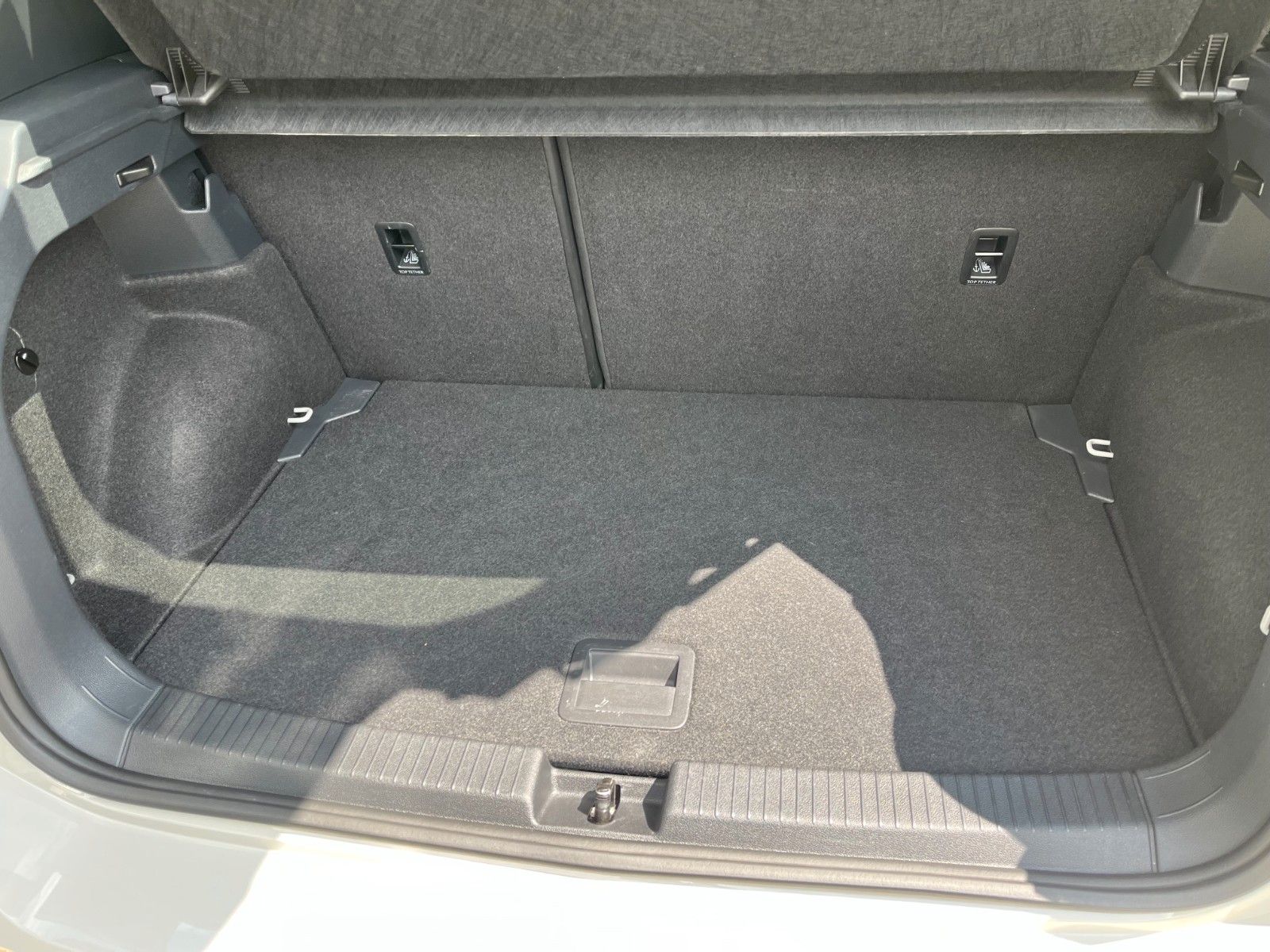 Fahrzeugabbildung Volkswagen T-Cross 1.0 TSI  Energy +LED/DAB/Kamera/AHK+