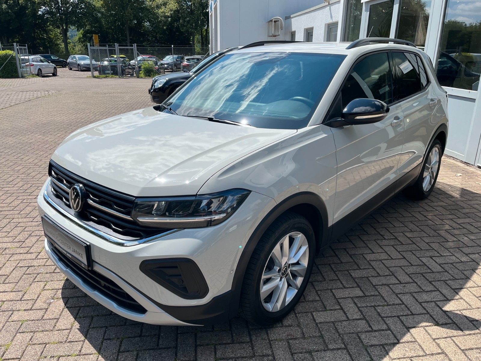 Fahrzeugabbildung Volkswagen T-Cross 1.0 TSI  Energy +LED/DAB/Kamera/AHK+