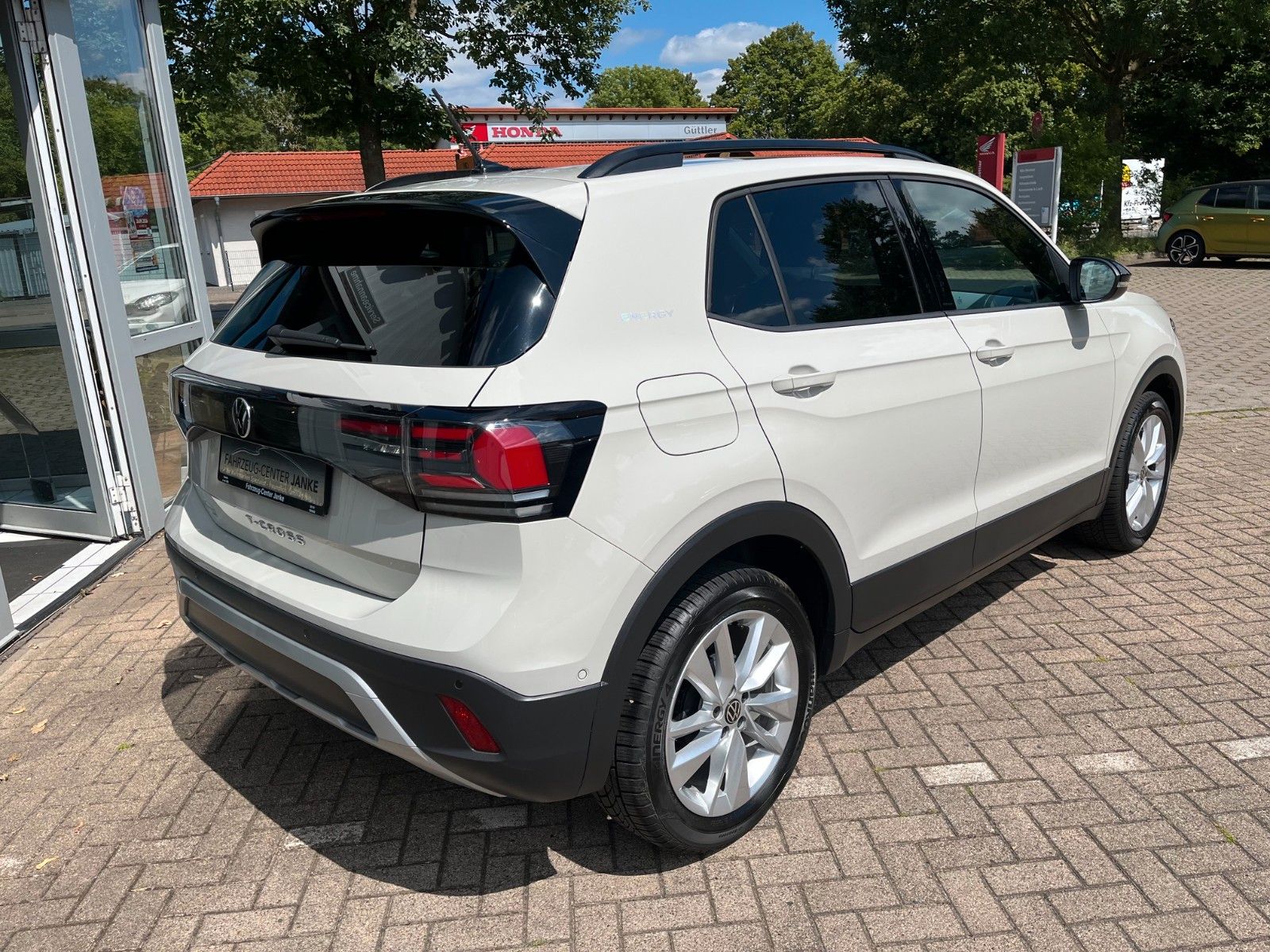 Fahrzeugabbildung Volkswagen T-Cross 1.0 TSI  Energy +LED/DAB/Kamera/AHK+