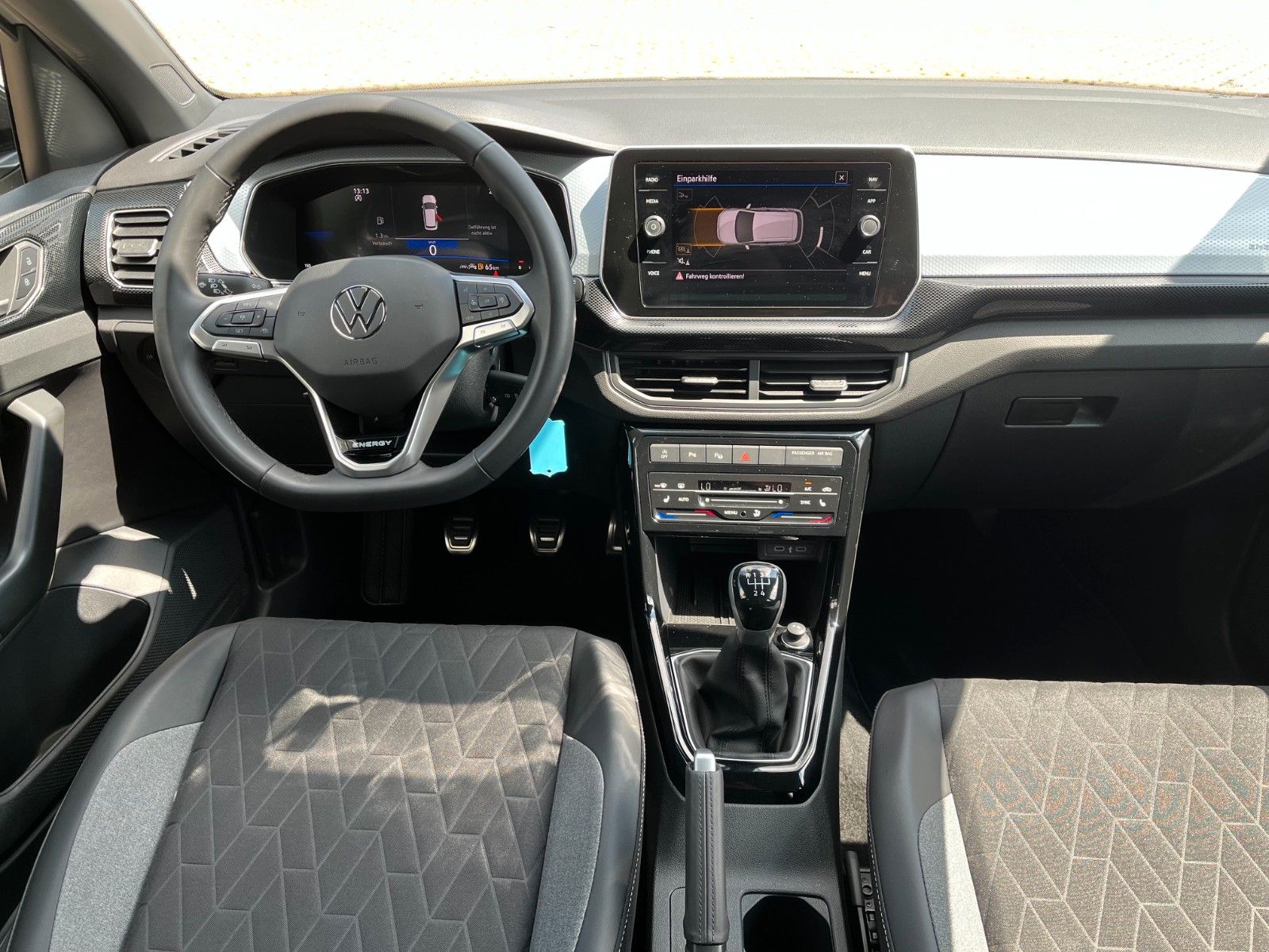 Fahrzeugabbildung Volkswagen T-Cross 1.0 TSI  Energy +LED/DAB/Kamera/AHK+