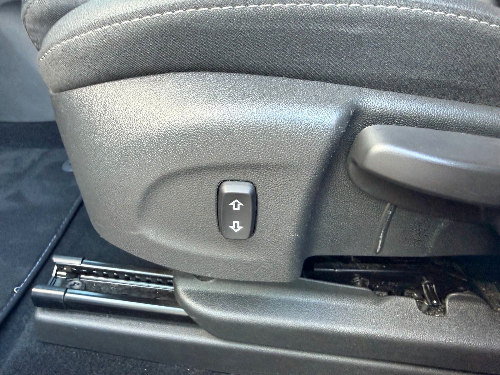 Fahrzeugabbildung Opel Crossland GS-Line,Navi,Head-up,SHZ,LHZ,RFK,Autom