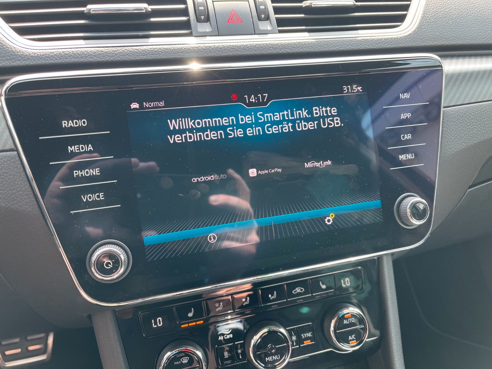 Fahrzeugabbildung SKODA Superb Combi Sportline 4x4 +Standheizung/AHK+