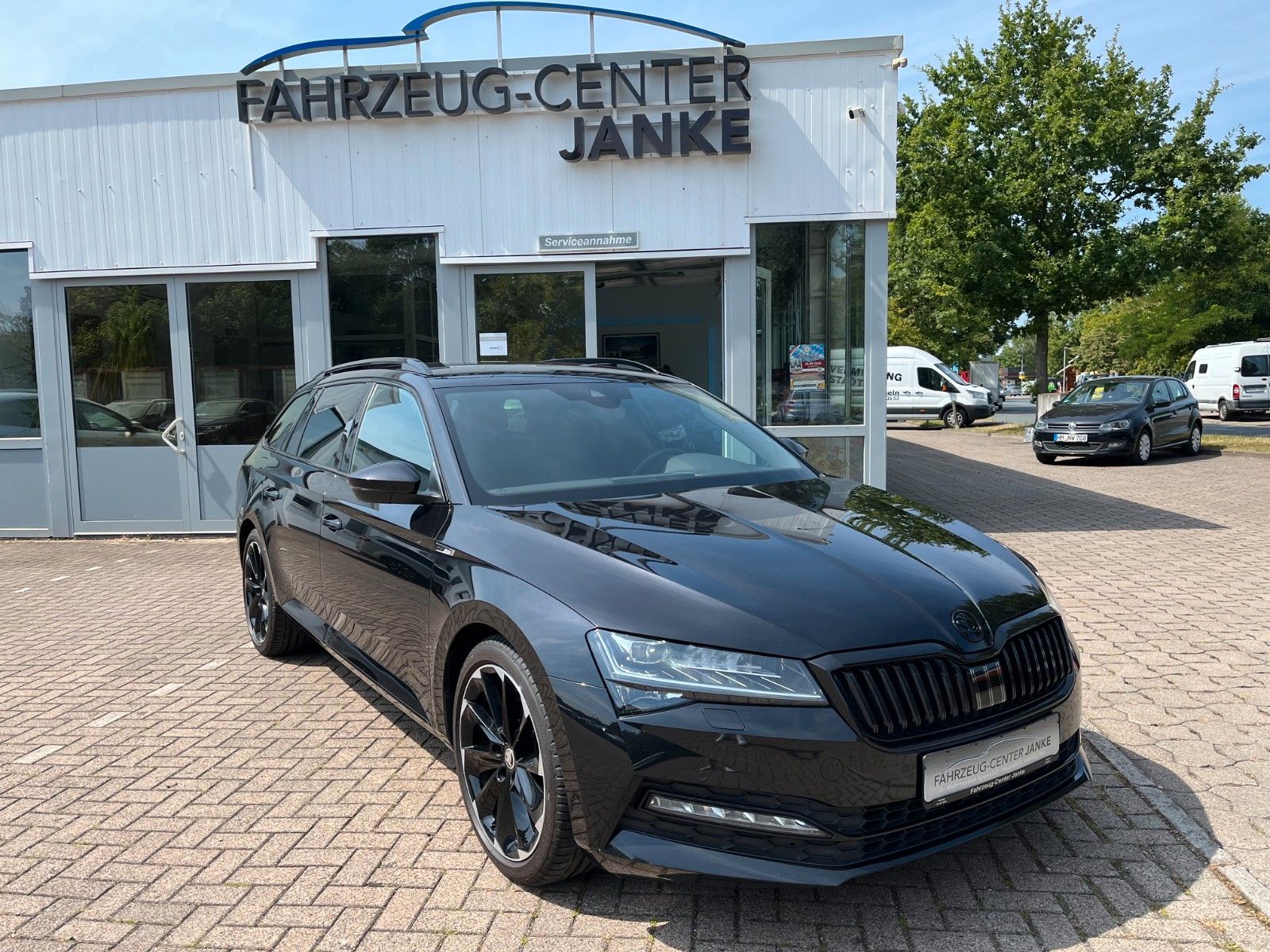 Fahrzeugabbildung SKODA Superb Combi Sportline 4x4 +Standheizung/AHK+