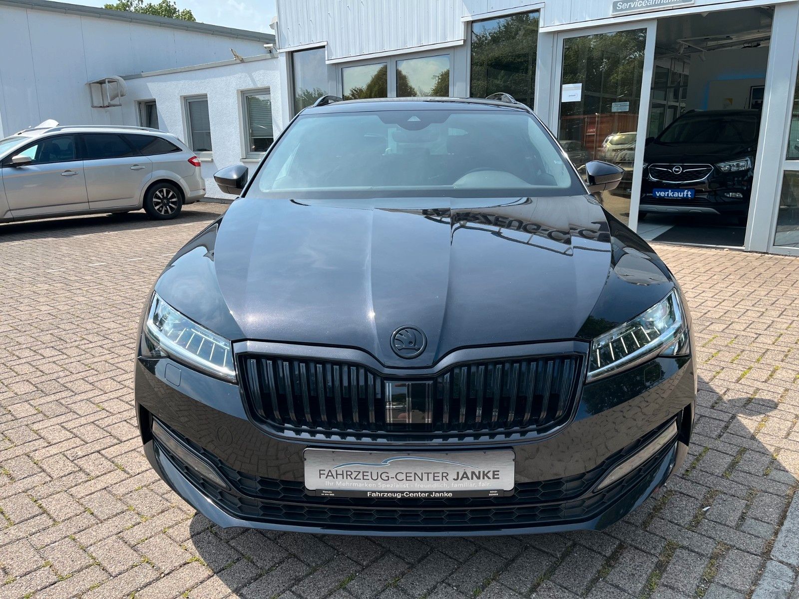 Fahrzeugabbildung SKODA Superb Combi Sportline 4x4 +Standheizung/AHK+